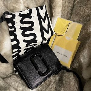Marc Jacobs Black DTM Snapshot wallet with cash and coin pockets